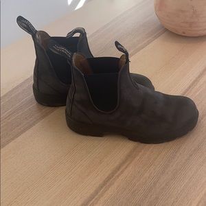 Blundstone women’s - classic Chelsea boots